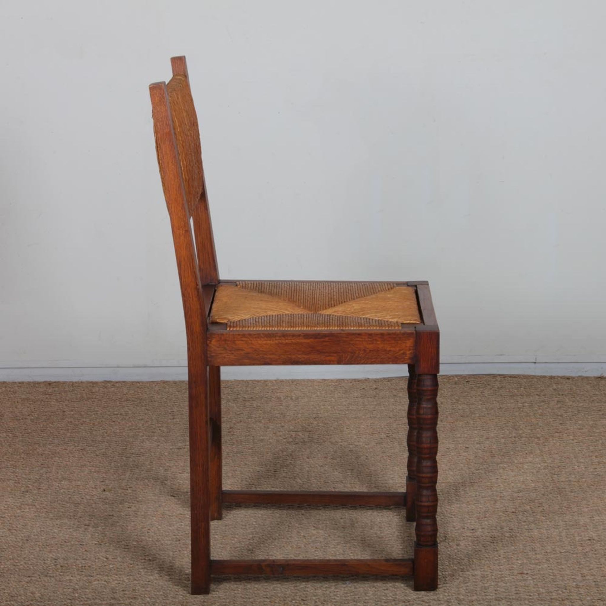 Set of 6 straw-seated solid wood chairs, French craftsmanship, 1950.