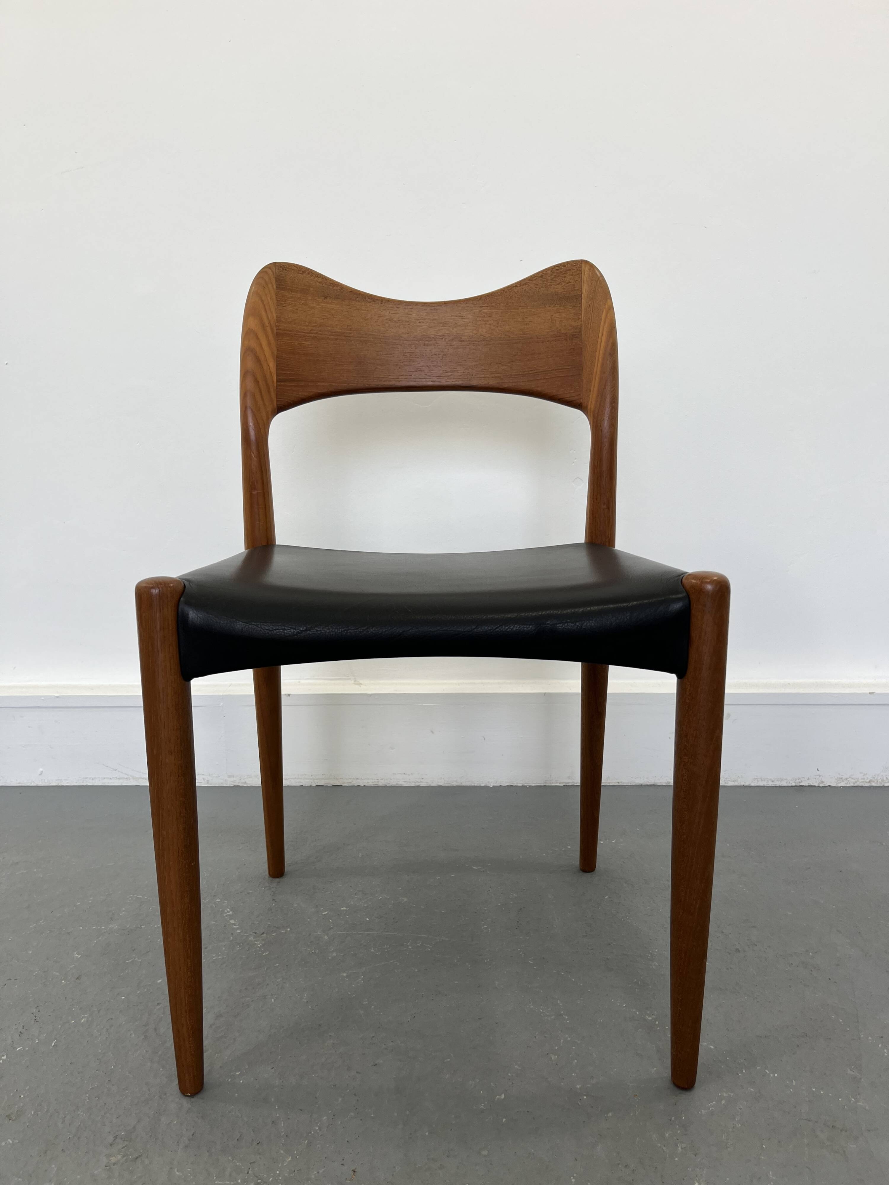 Set of 6 model 71 teak dining chairs by Niels O Møller for JL Møllers 1950s