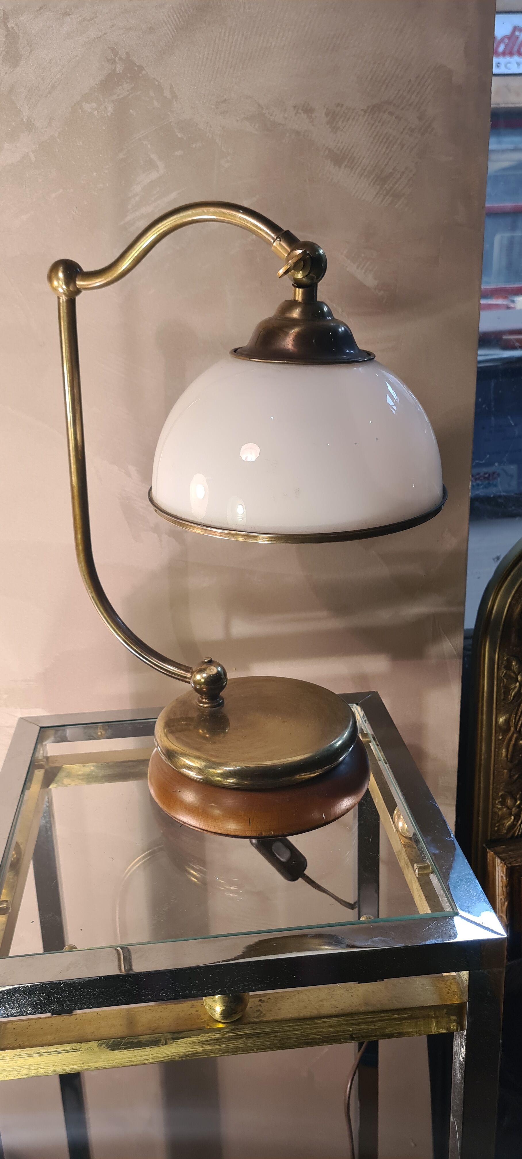 Adjustable brass lamp with wooden base and opaline with strapping 39x33