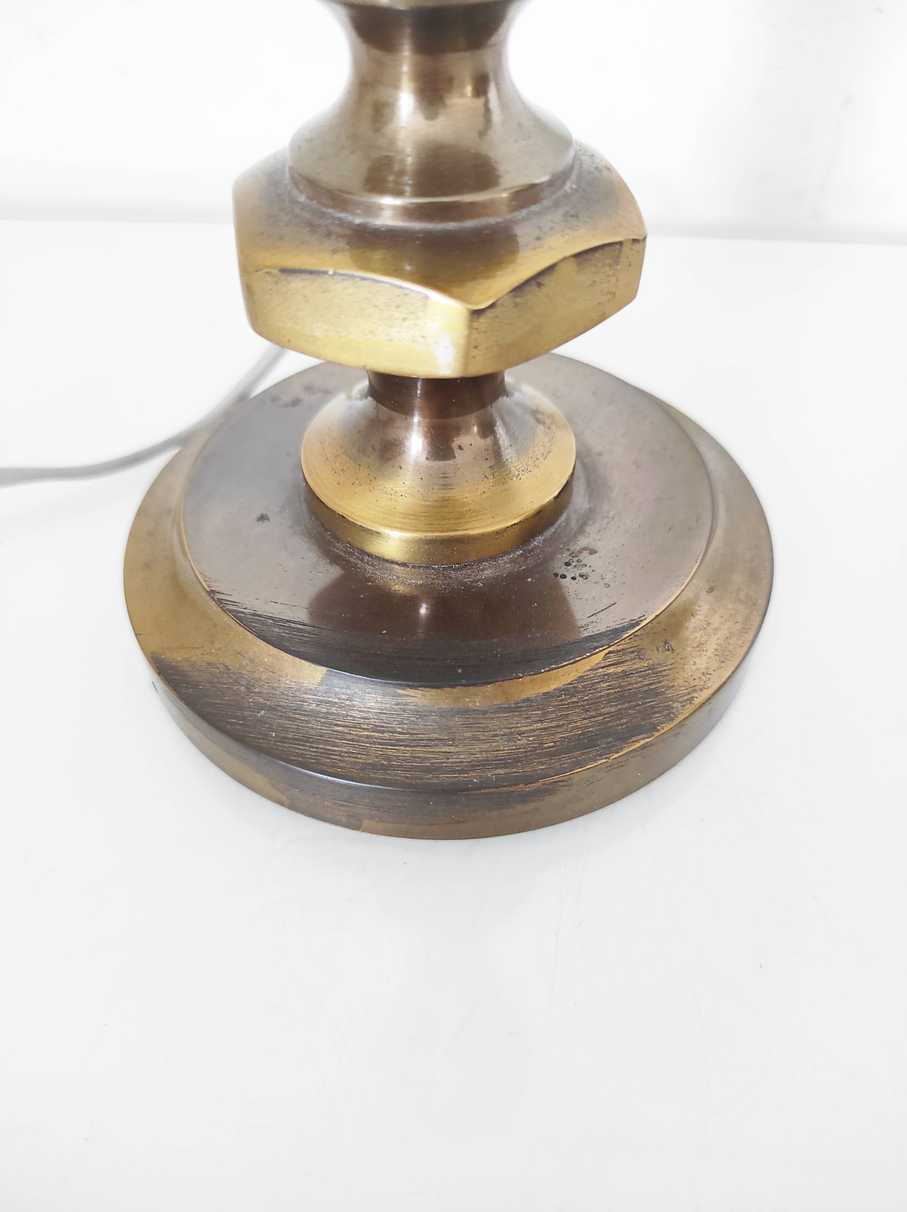 Pied de lampe en laiton doré