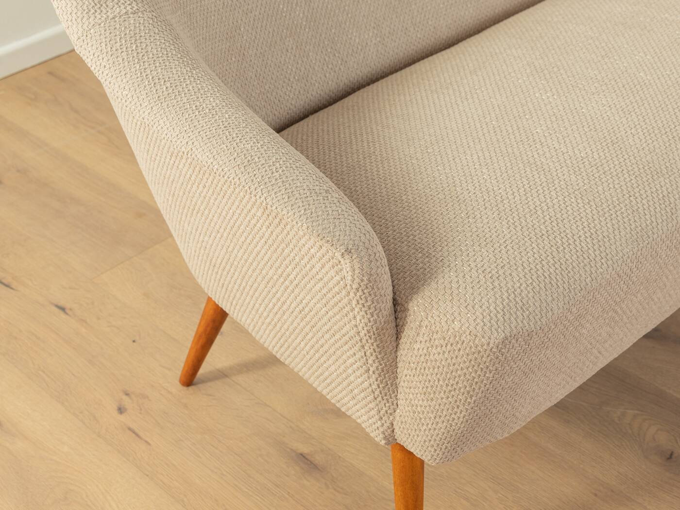 Charming cocktail sofa