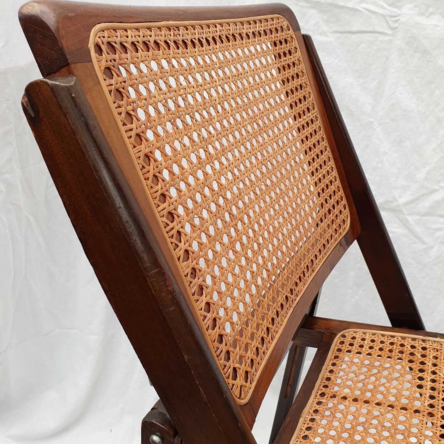 Chaise pliante cannée