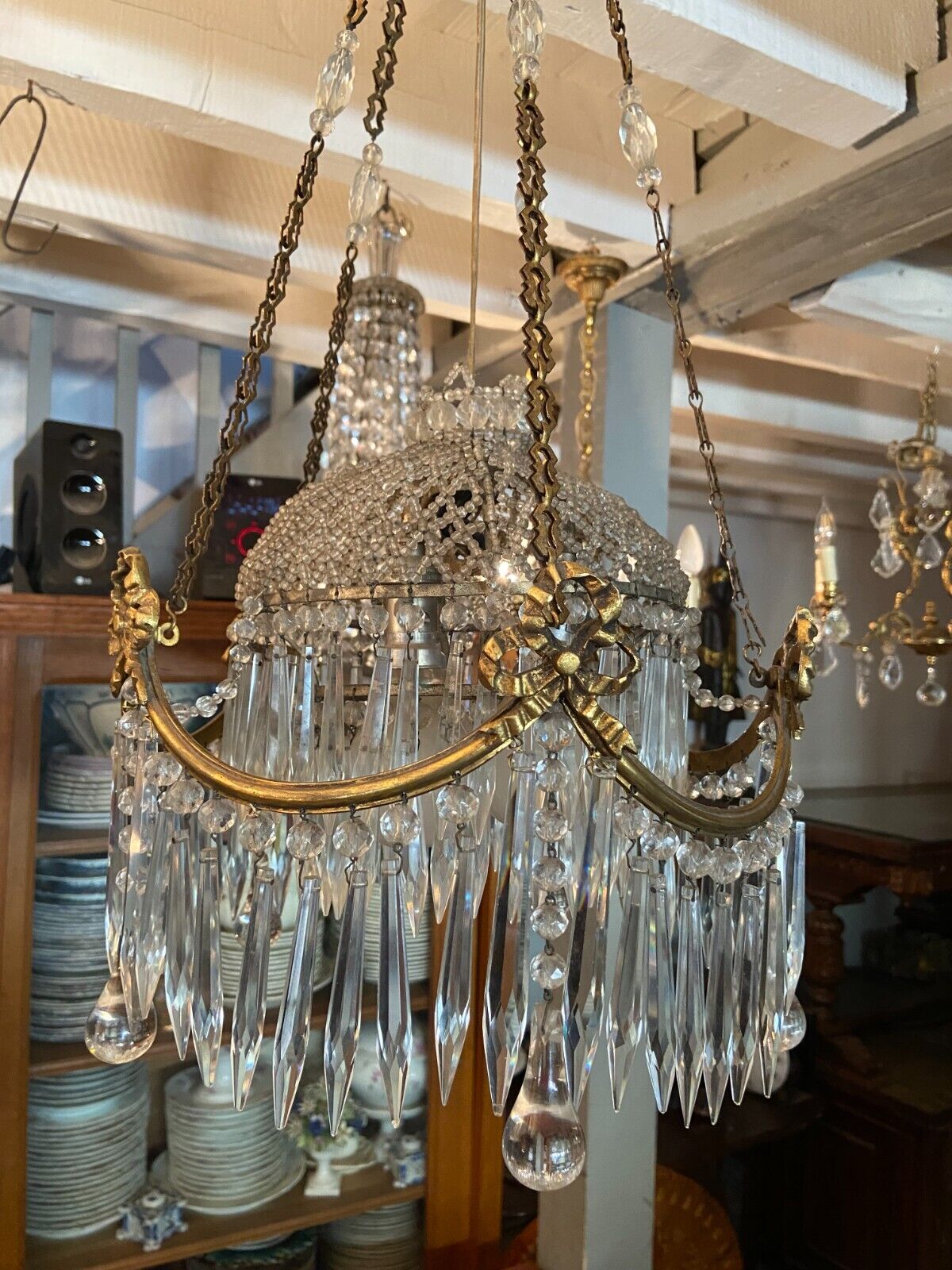 Lustre en bronze et pampilles de cristal de style Louis XVI | Selency