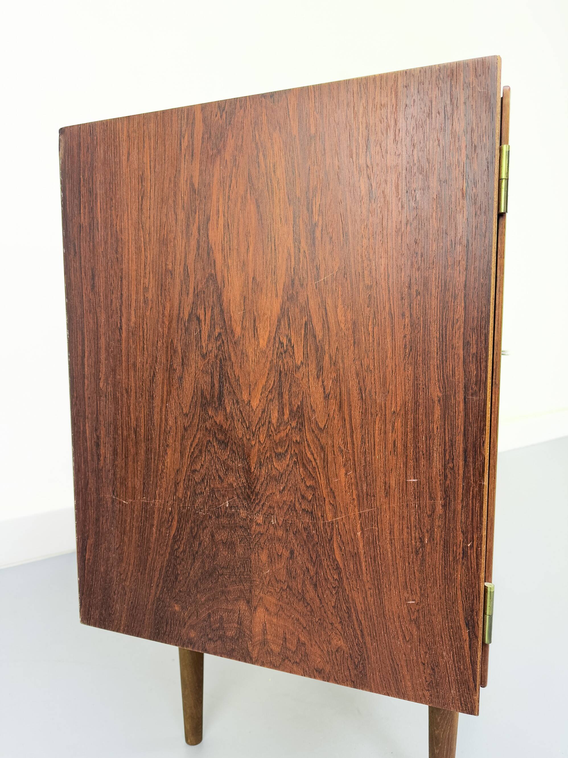 Buffet danois par Carlo Jensen pour Hundevad & Co., années 1960