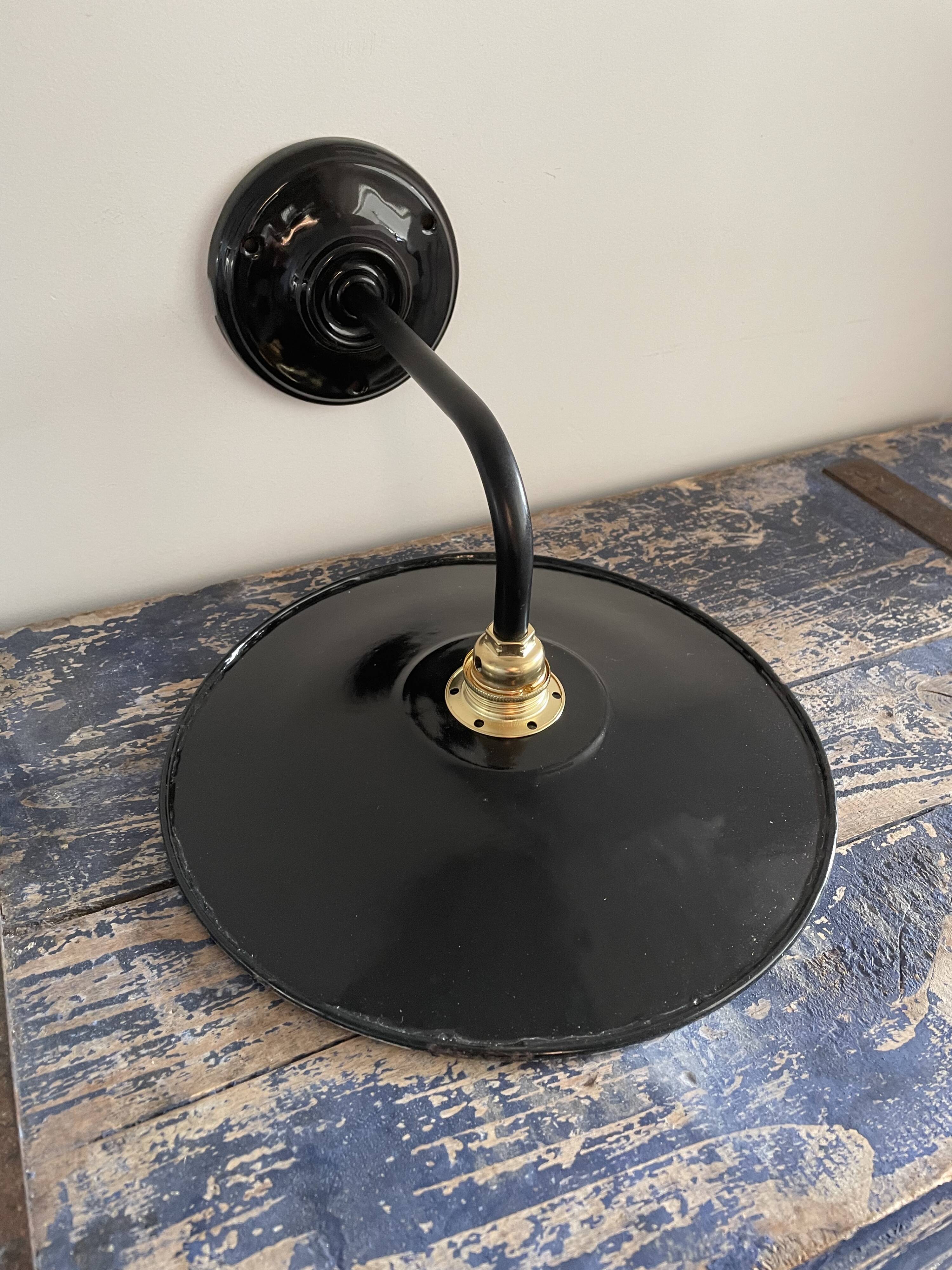 Vintage wall lamp in black enamelled sheet metal electrified to nine