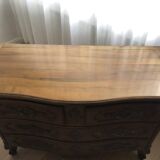Antique style chest of drawers