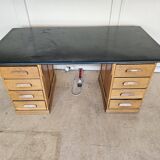 Bureau a caisson d'administration ancien en chêne