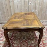 Table à manger en noyer de style Louis XV