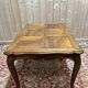 Table à manger en noyer de style Louis XV