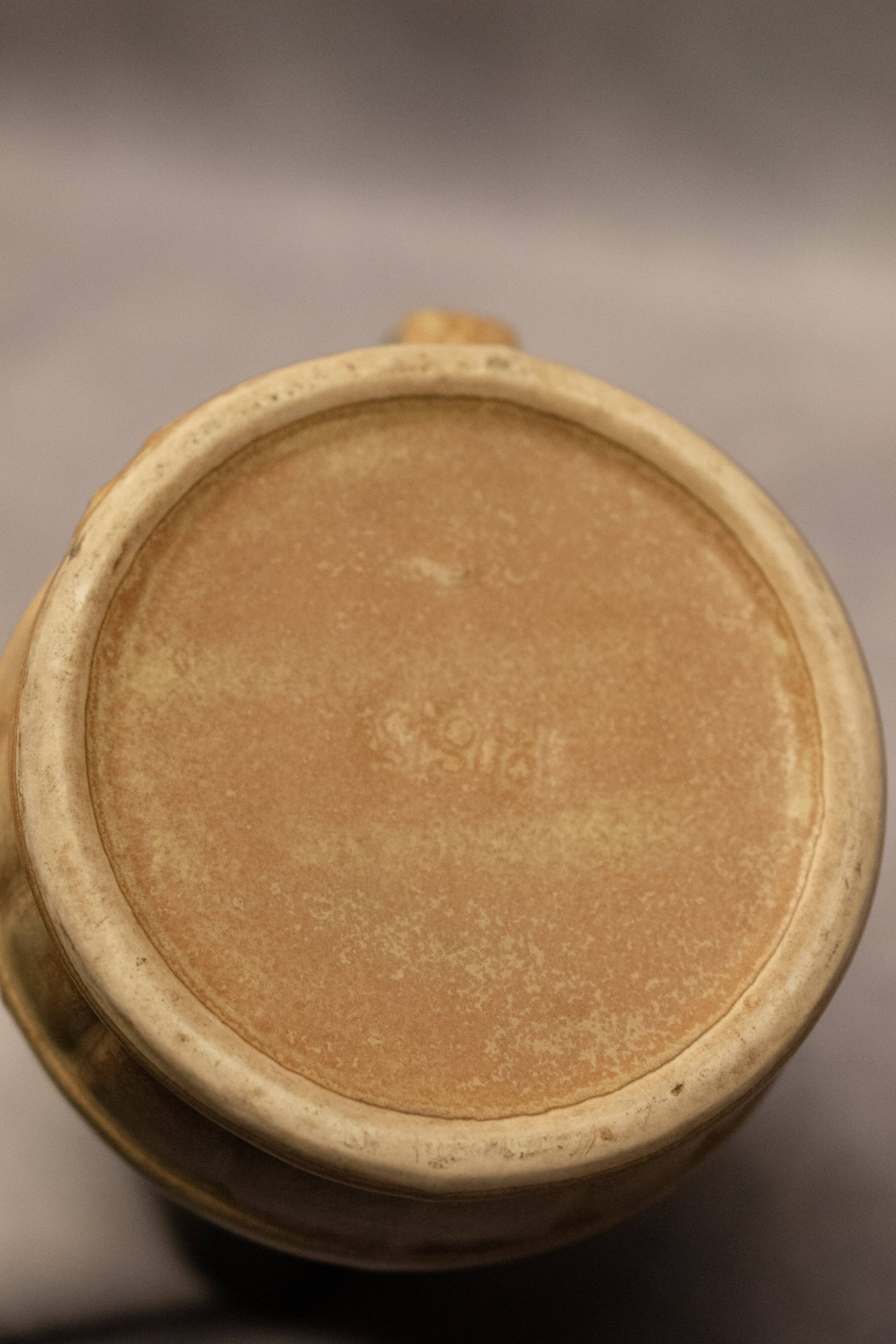 Pichet tonneau en grès émaillé beige