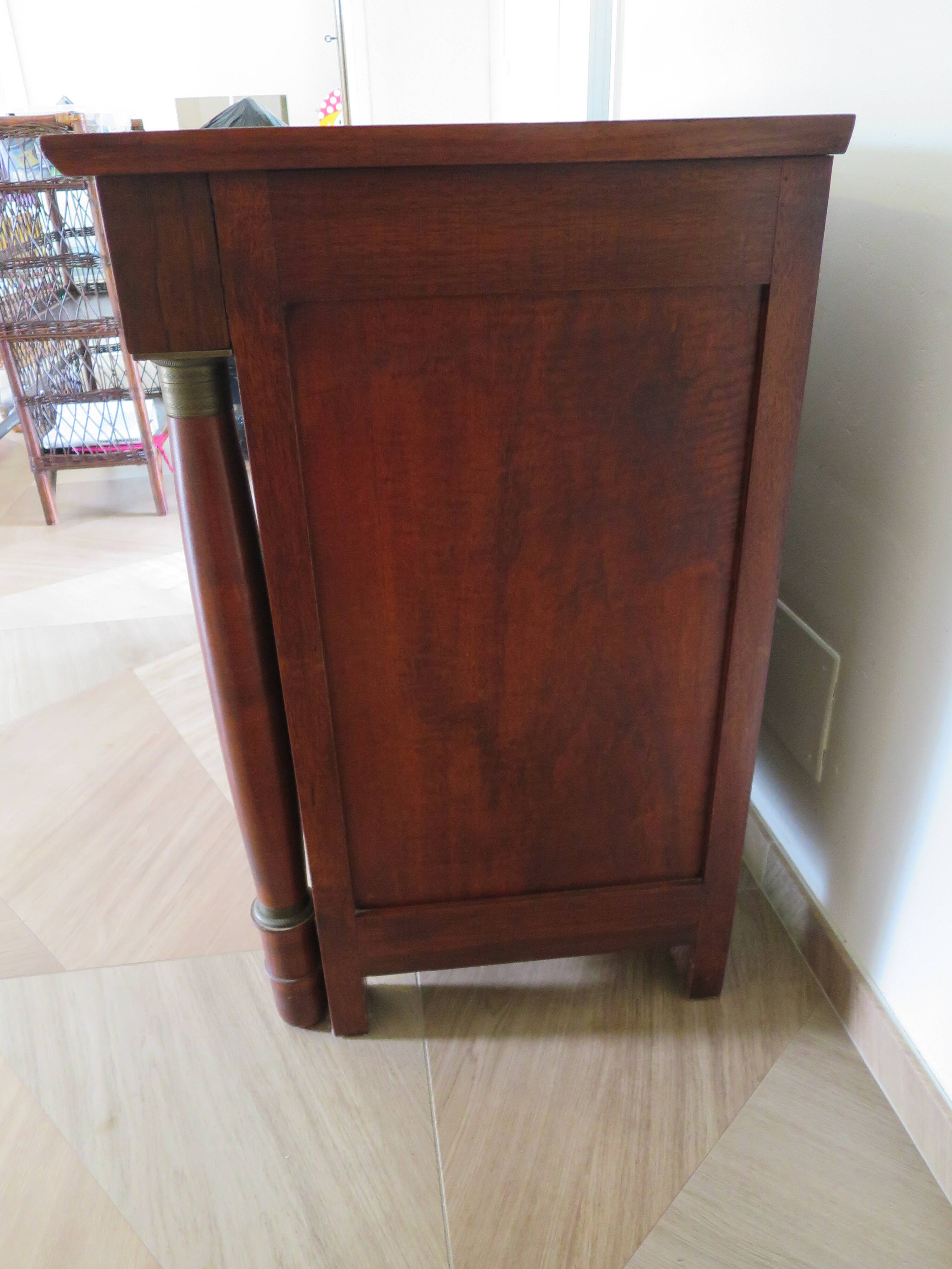 4-drawer chest of drawers - empire style - with detached columns - mahogany-bronze stain