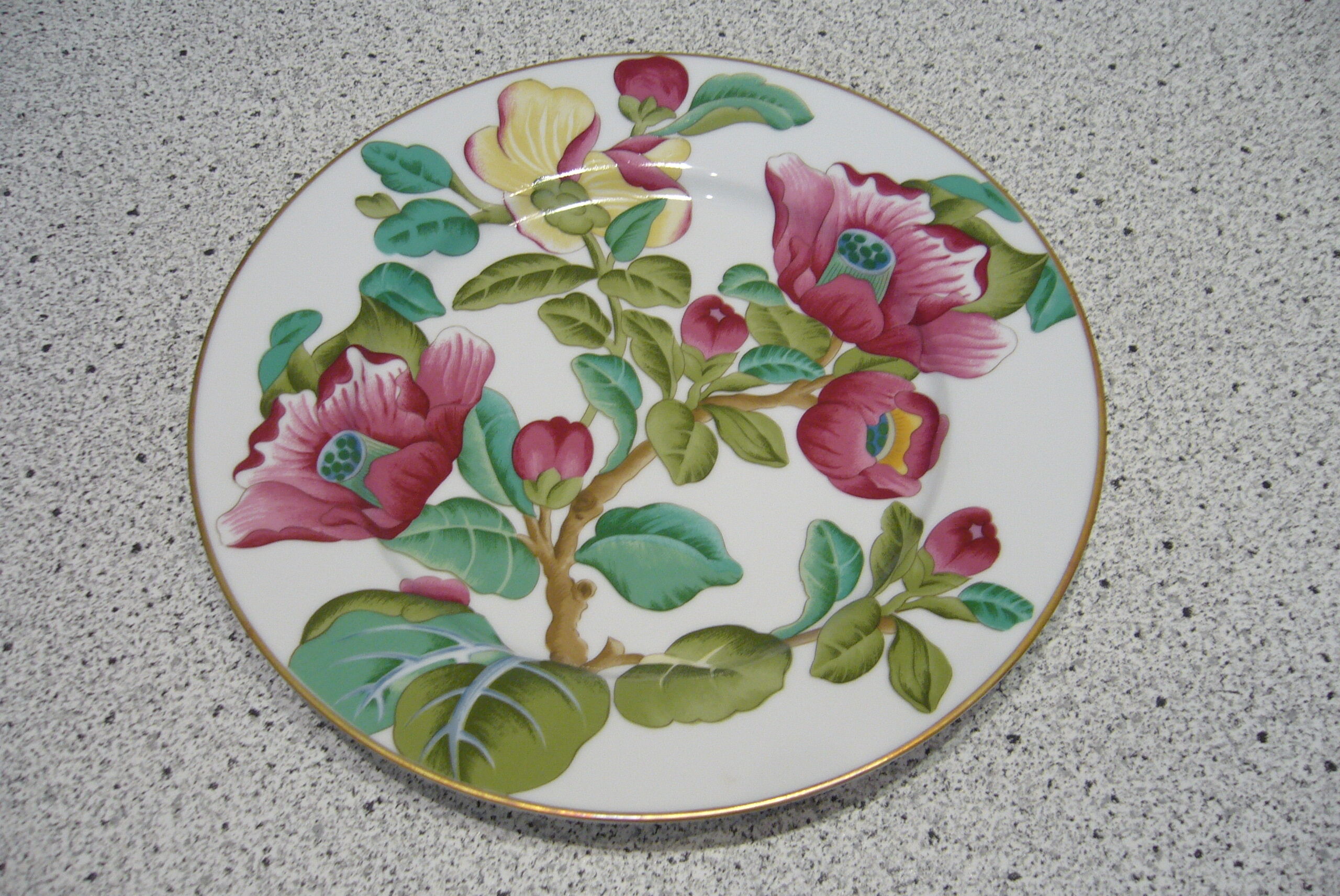Paris porcelain plate with floral decoration