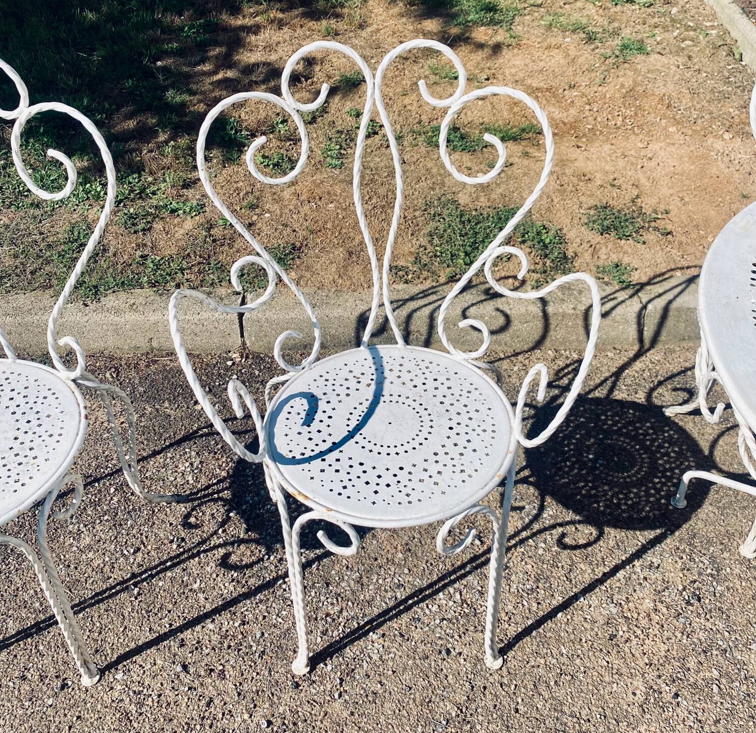 Salon de jardin en fer forgé blanc - 5 pièces