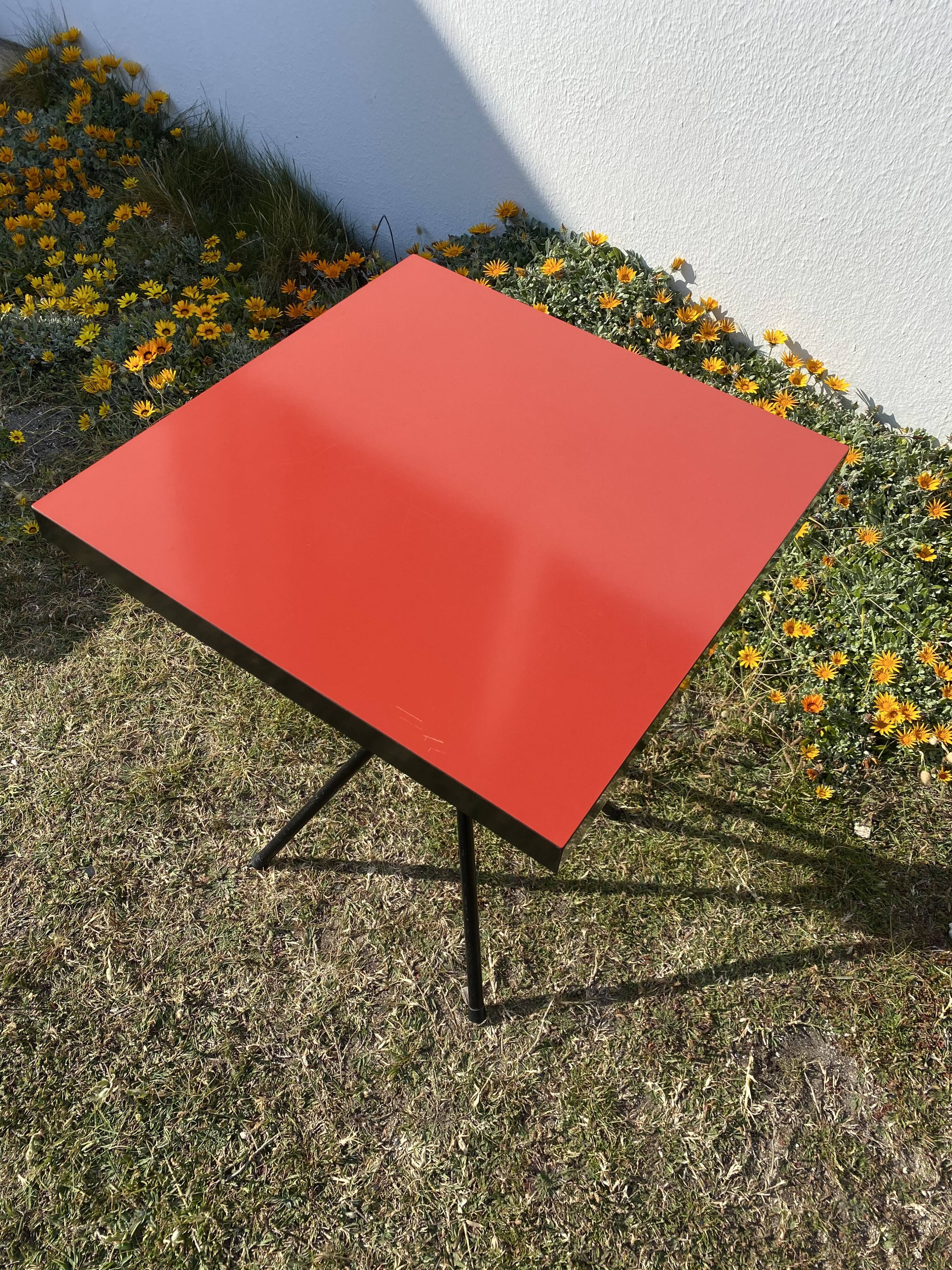 Formica bistro table and wood and metal footing