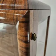 French Art Decò display cabinet from the 1940s in walnut