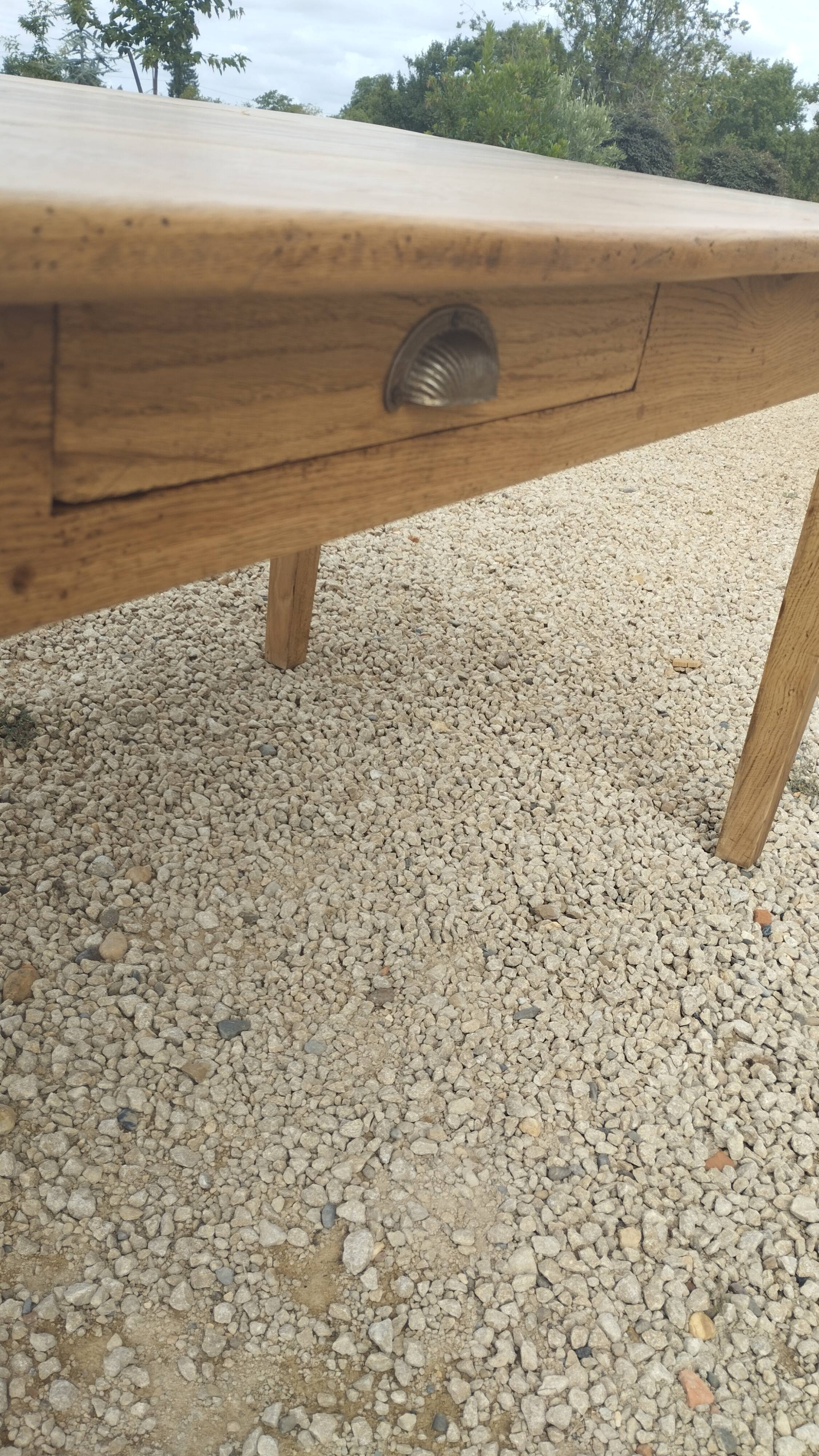 Rustic farmhouse table in solid oak with antique patina finish 200 x 90