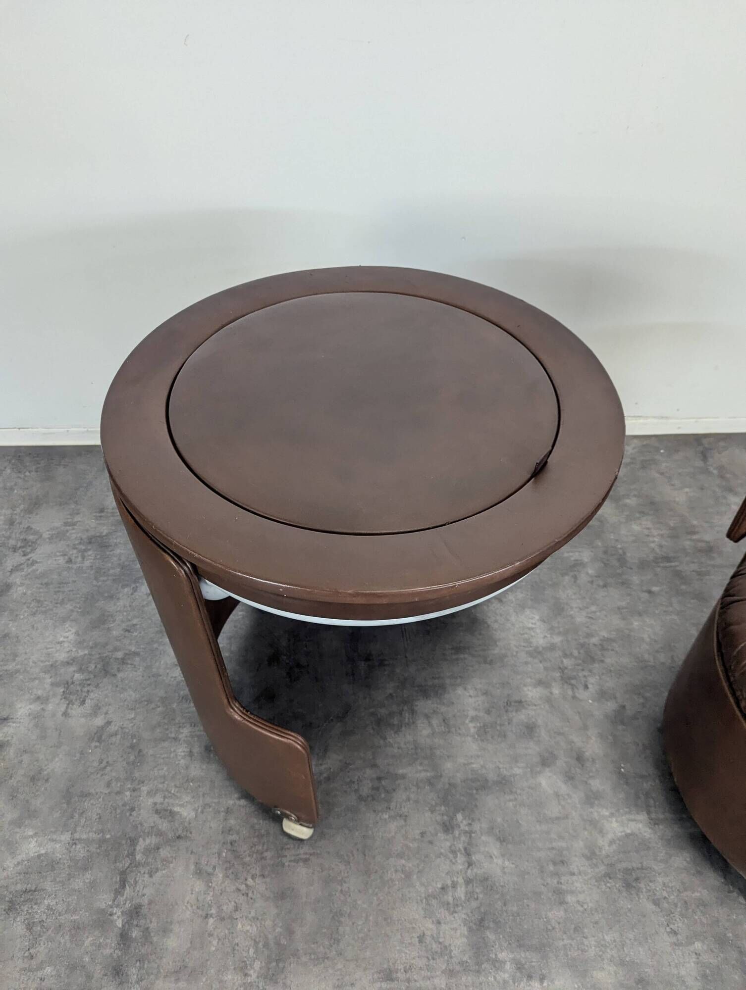 Hairdresser by Luigi Massoni for Poltrona Frau