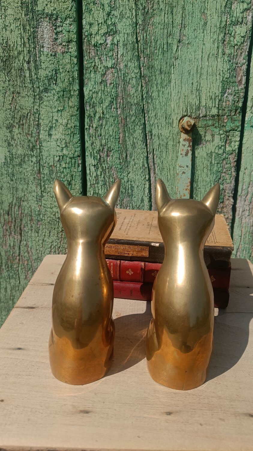 Gold-plated brass bookend cat