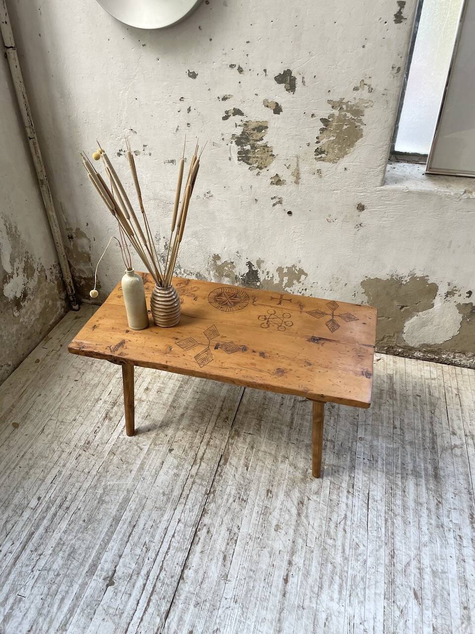 Popular art coffee table Switzerland 1900