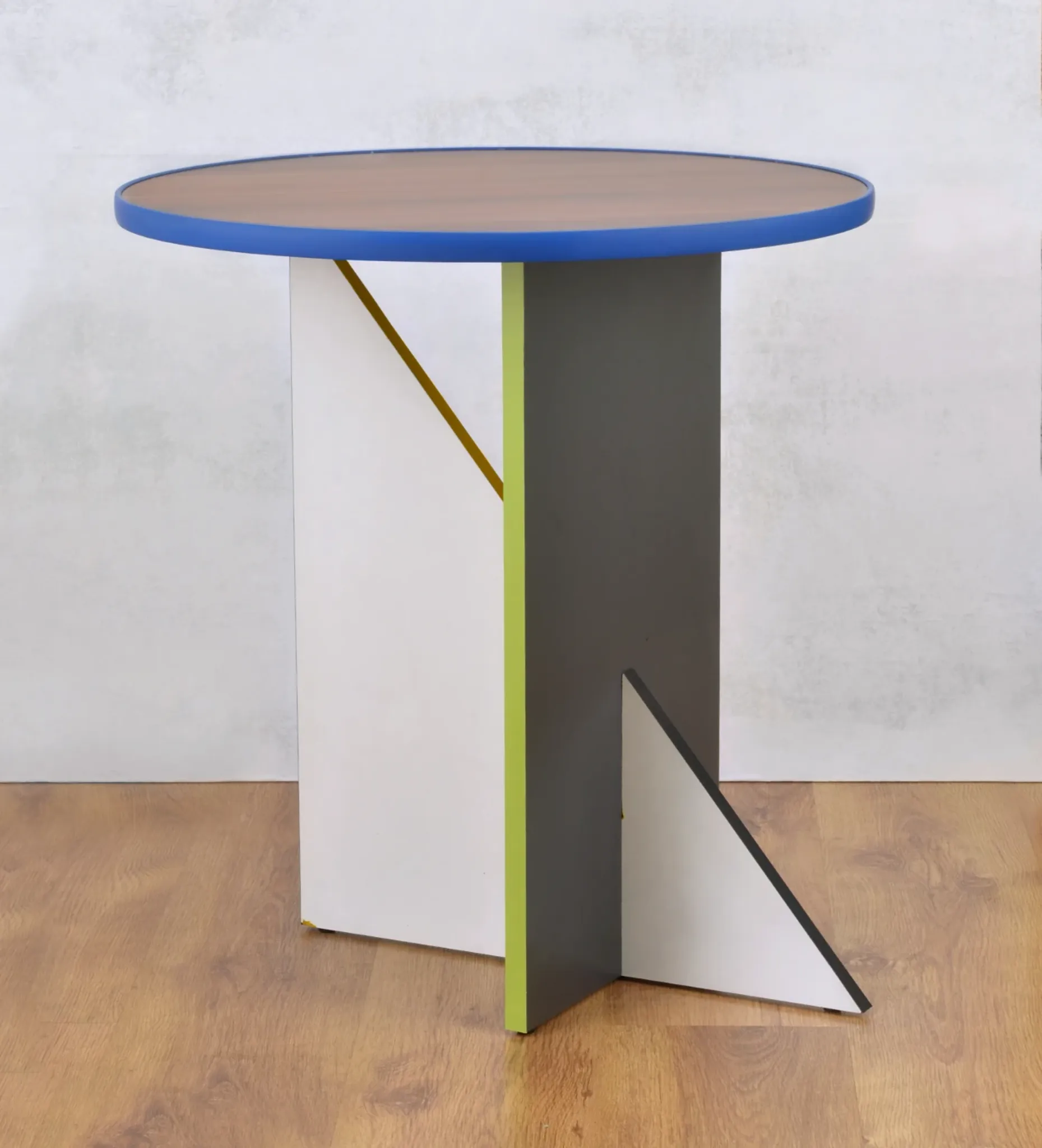 Handmade coffee table for self-assembly, made from recycled materials.