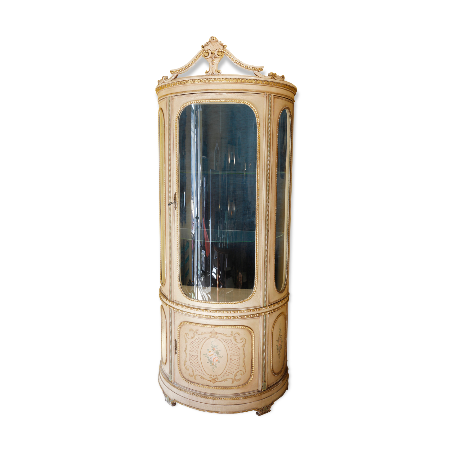 Venetian 1950s showcase