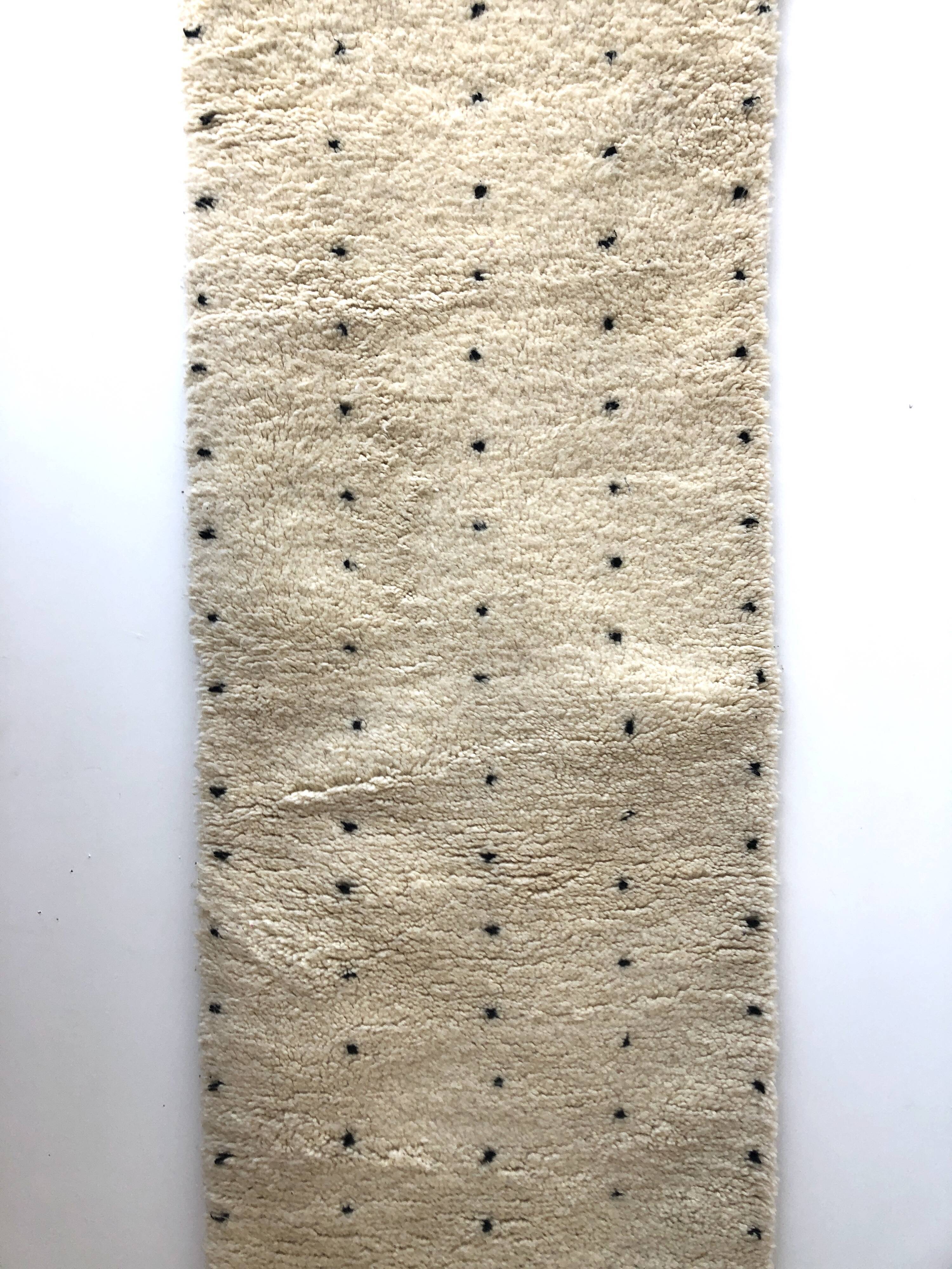 Moroccan Berber carpet corridor Beni Ouarain with black polka dots 2.97x0.77m