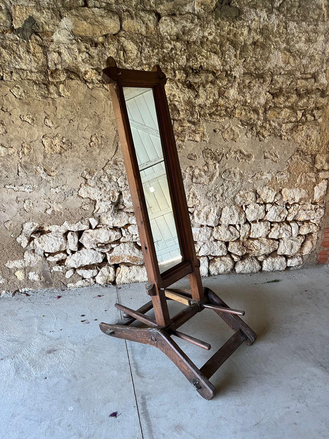 Miroir, travail de menuiserie