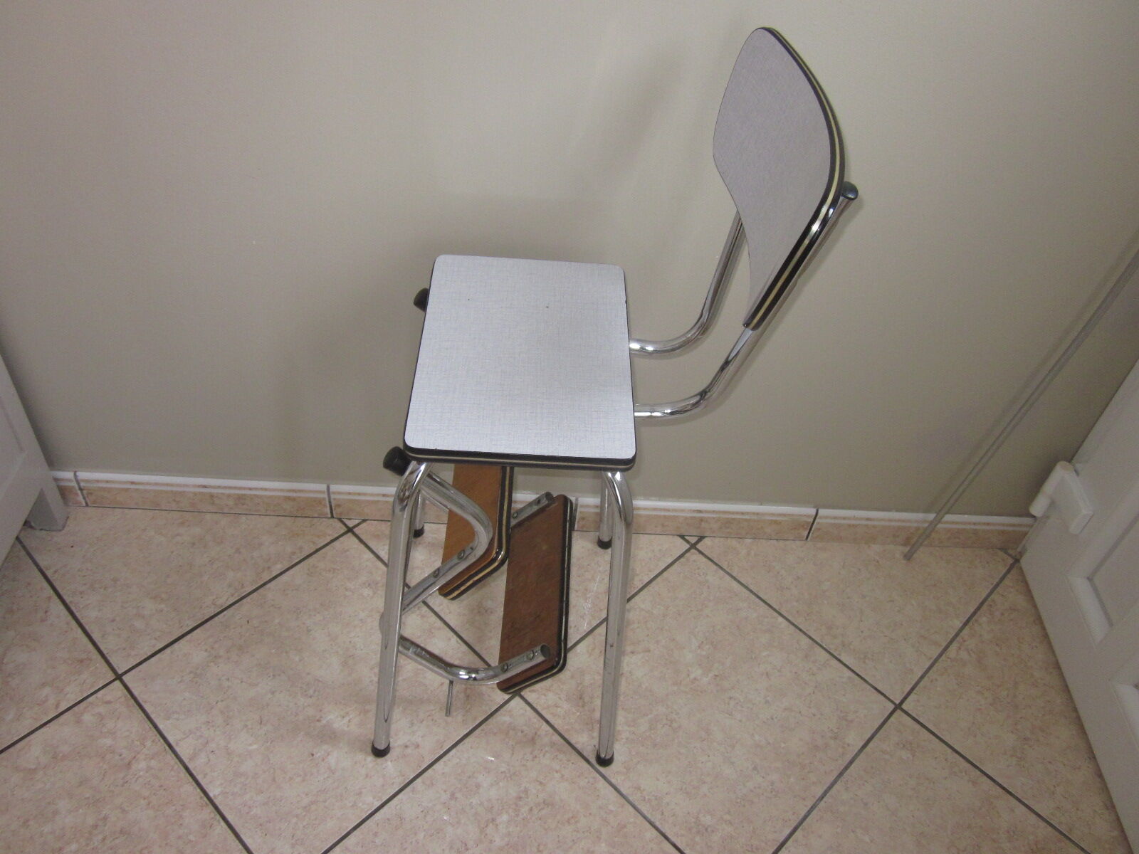 Chair stool in formica