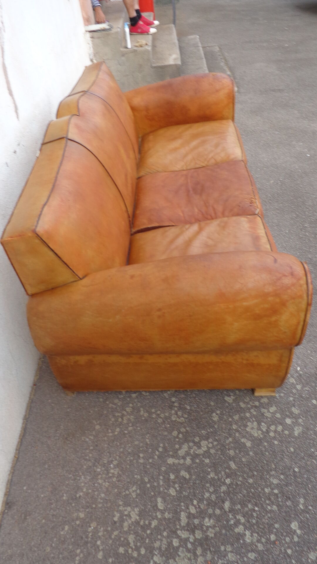 Sofa club leather mustache