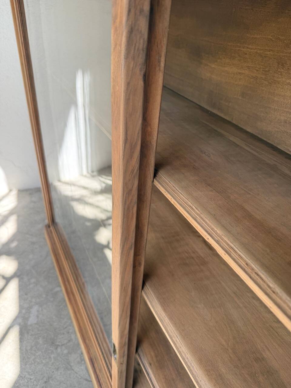 Enfilade vitrée en chêne, années 50