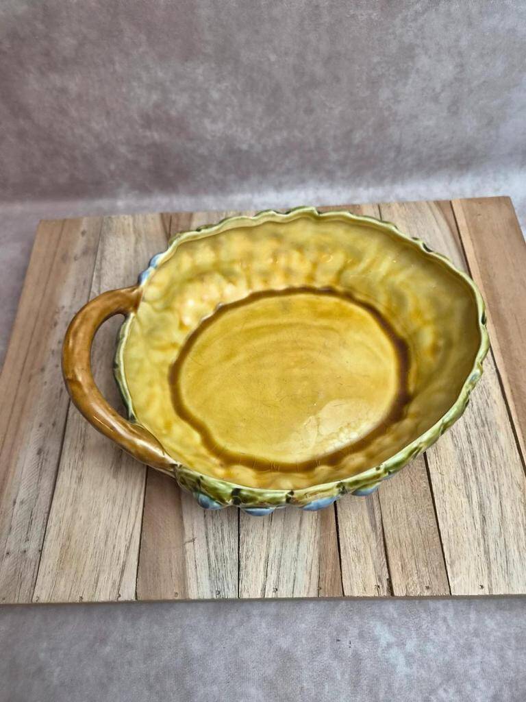 Small basket dish in Sarreguemines slipware Glycine 4771 vintage