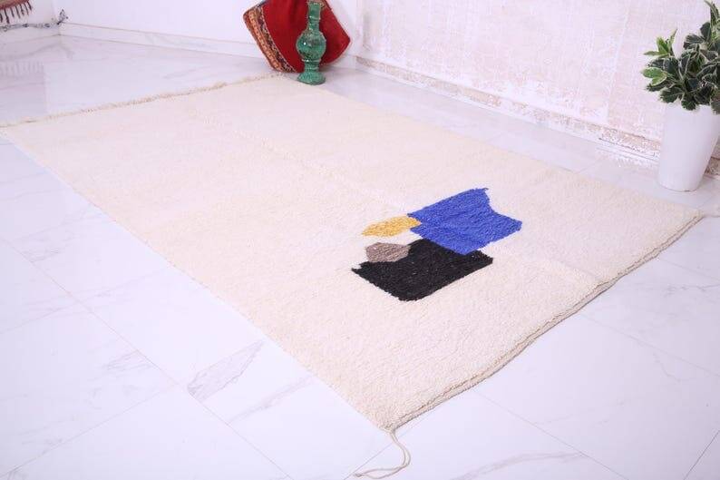 Berber rug in natural wool, size 150 x 250 cm, colorful patterns