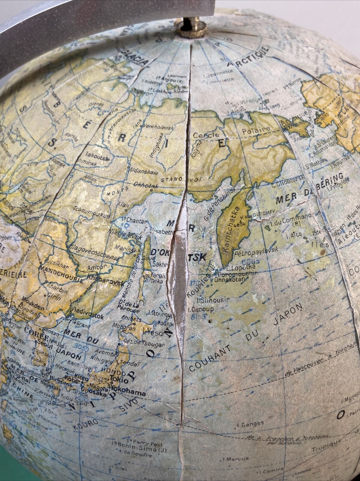 Globe G Thomas in aluminum world map 1950