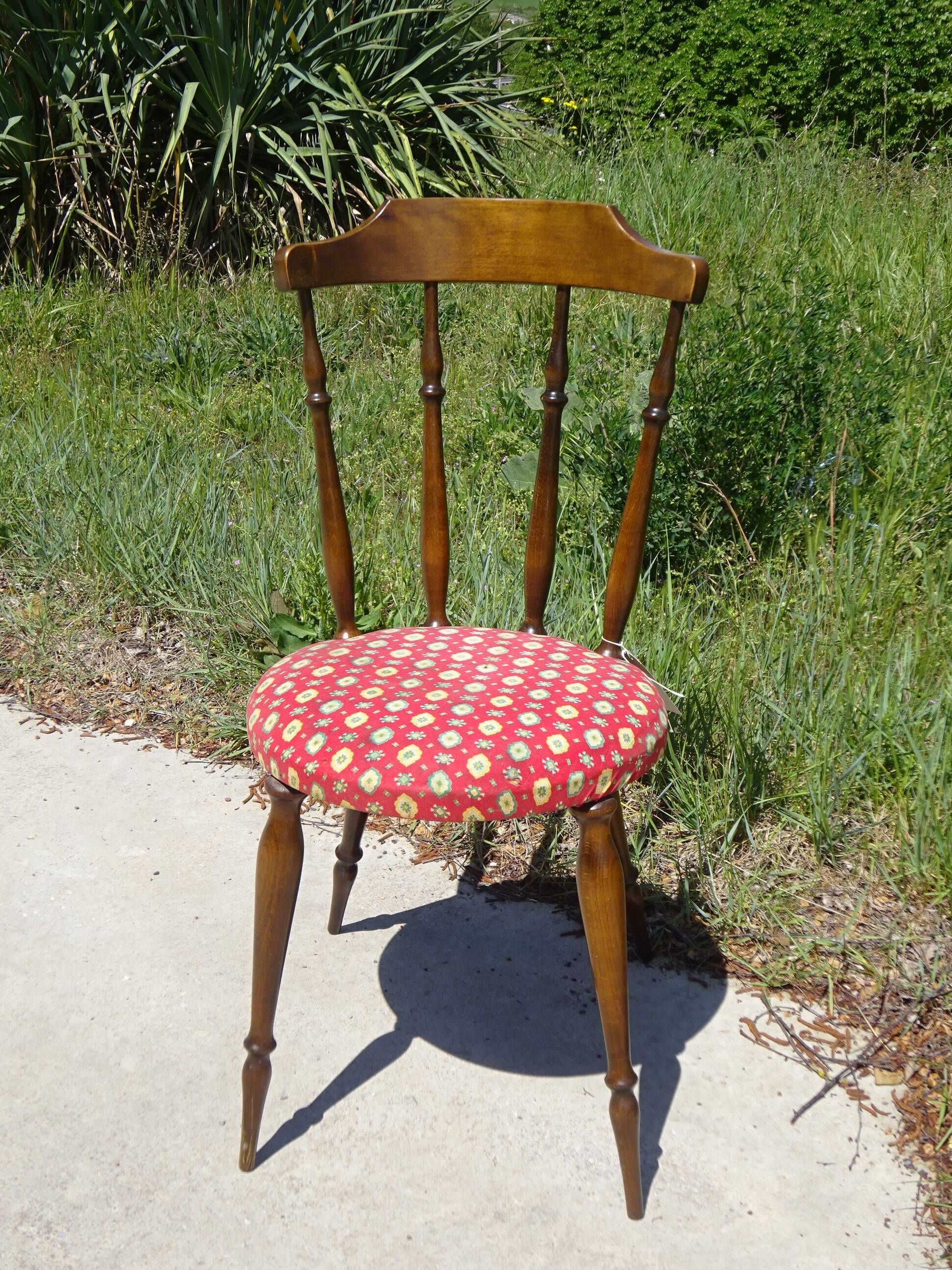 Chairs with splayed legs, vintage models