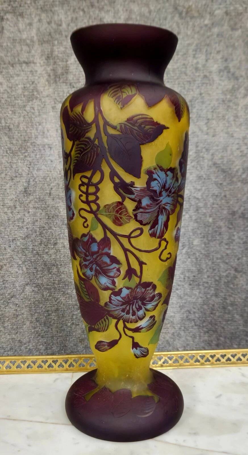 Multilayer glass vase etched with acid – Floral decoration in Art Nouveau style