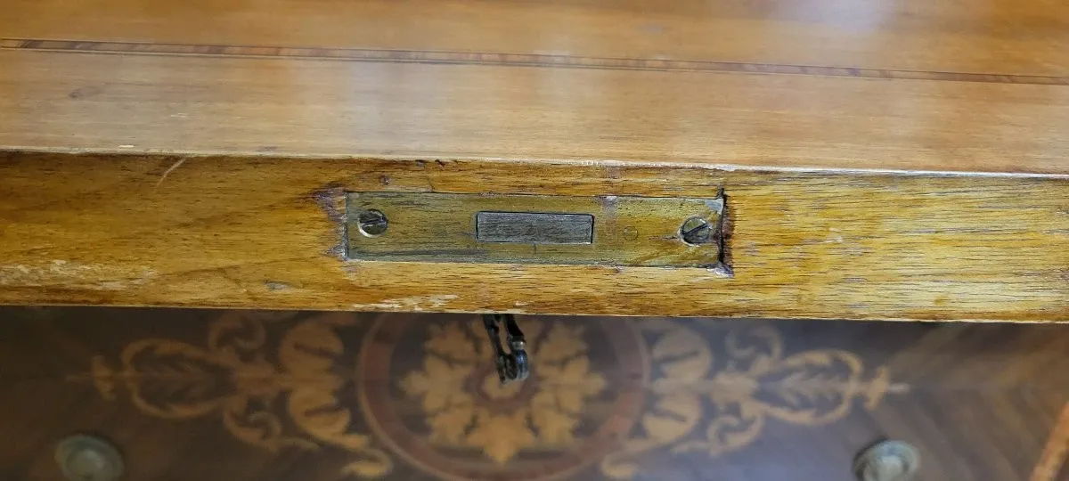 Louis XV style writing desk commode with drop-down front, made of precious wood.