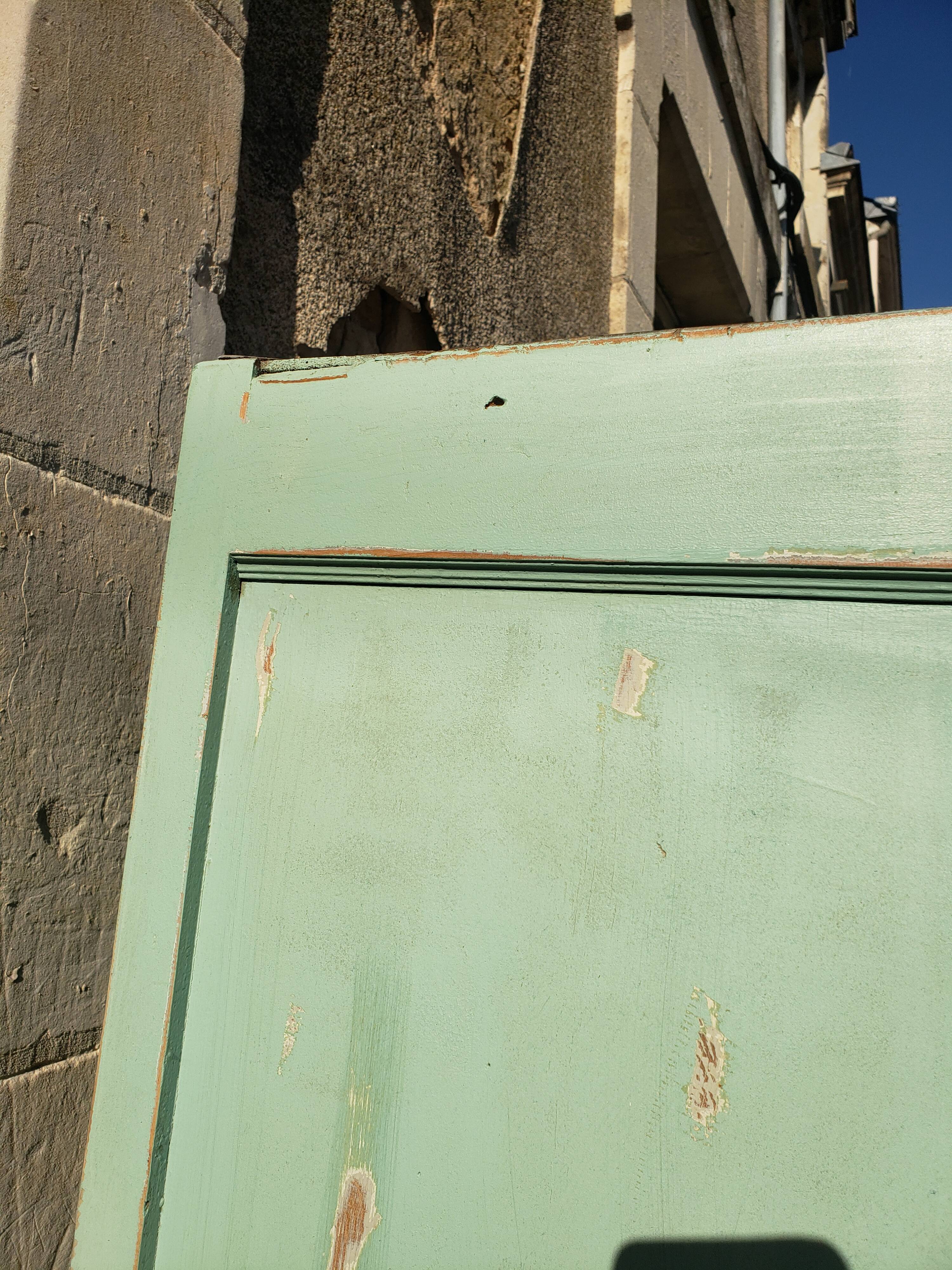 Parisian wardrobe patina ancient mint