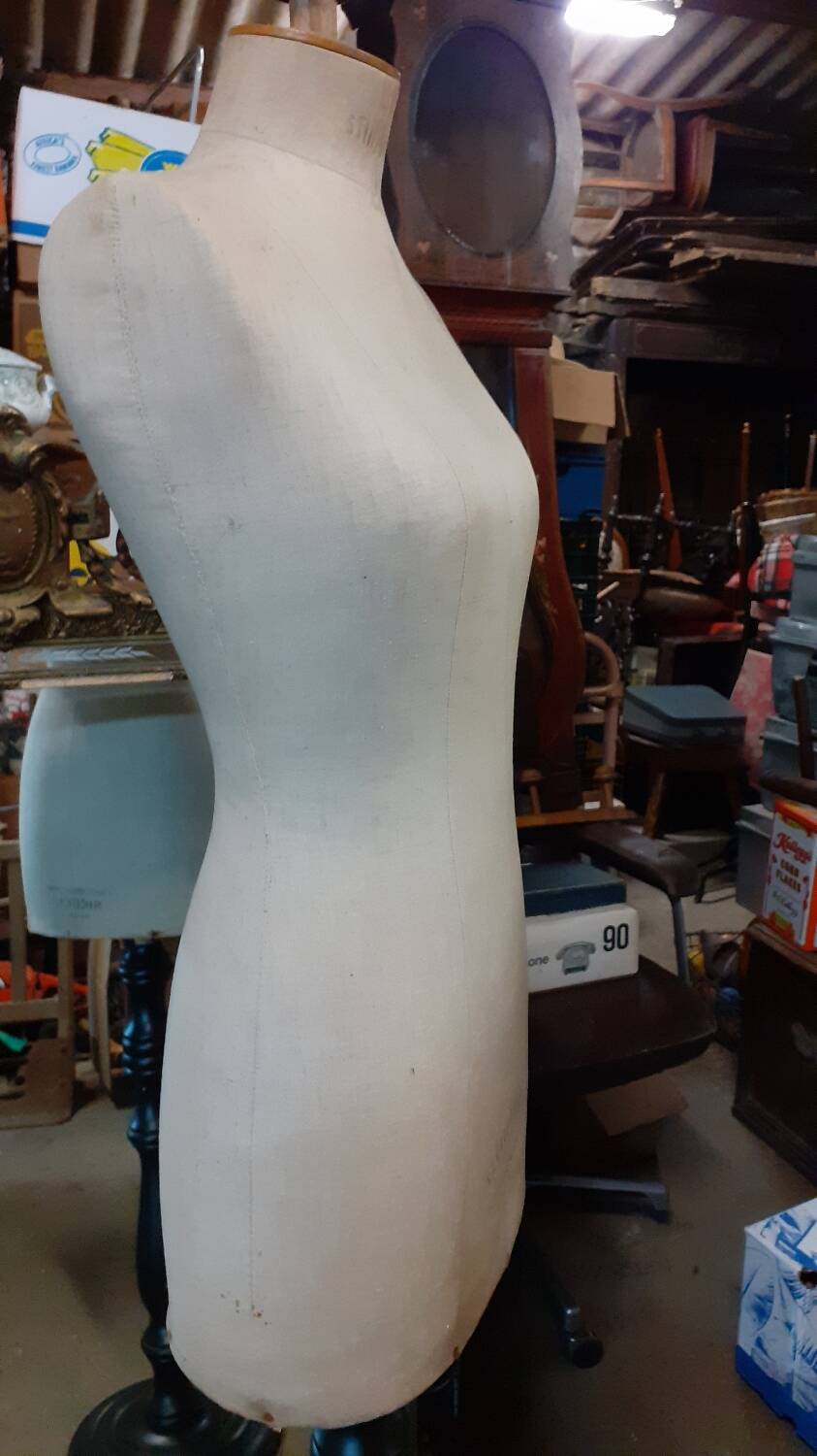 Sewing manequin