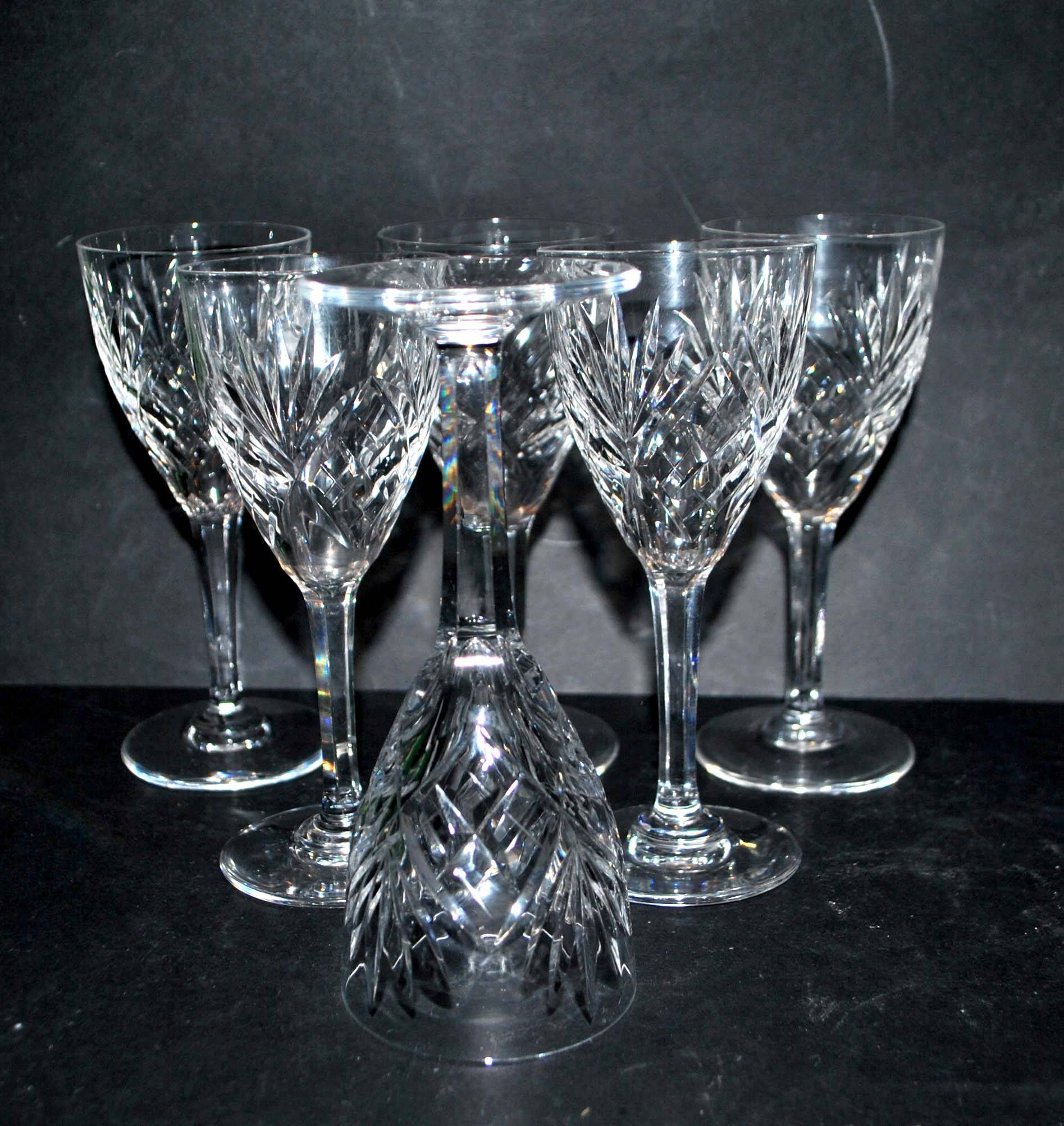 Set of 6 Chantilly wine glasses in cut crystal signed by Saint-Louis 14cm