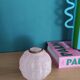 Vase boule art déco rose