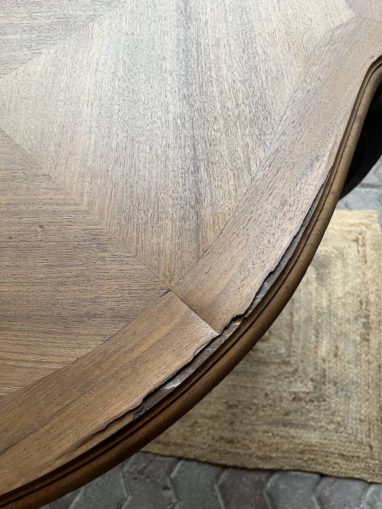 Violin table