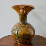 Vase sculpté, forme de cruche