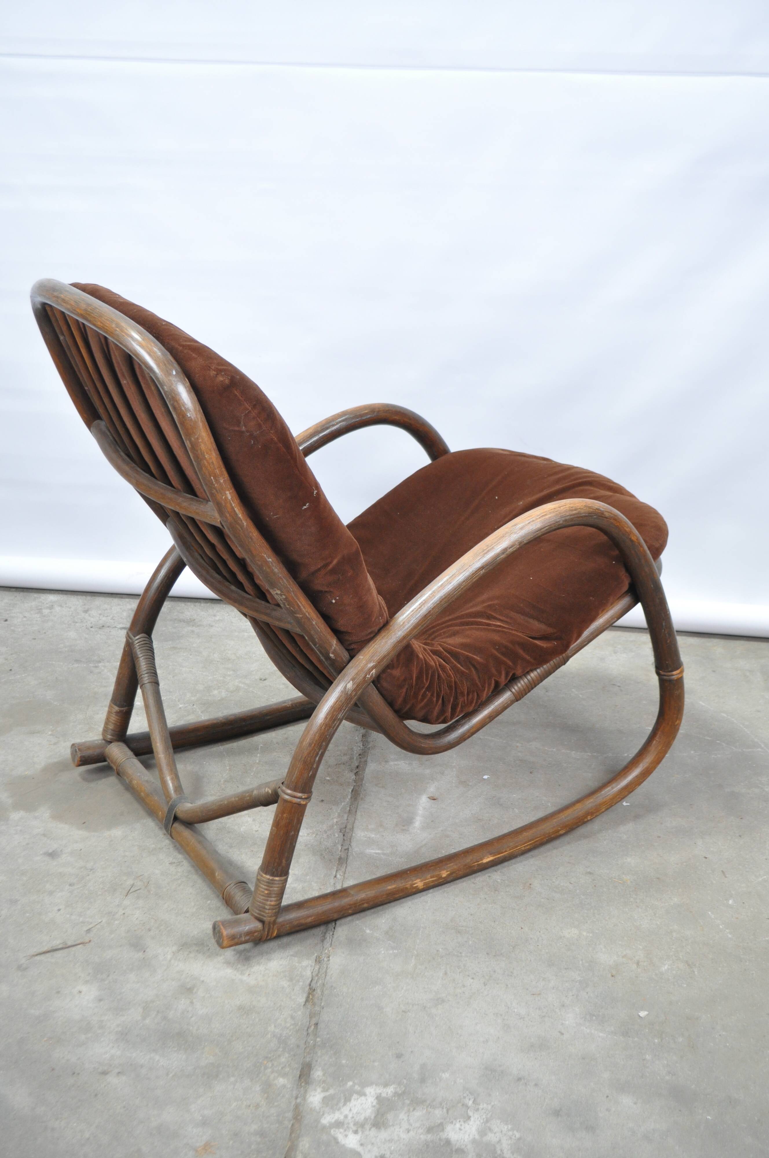 Fauteuil à bascule en rotin