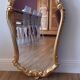 Miroir en en résine dorée années 50-60