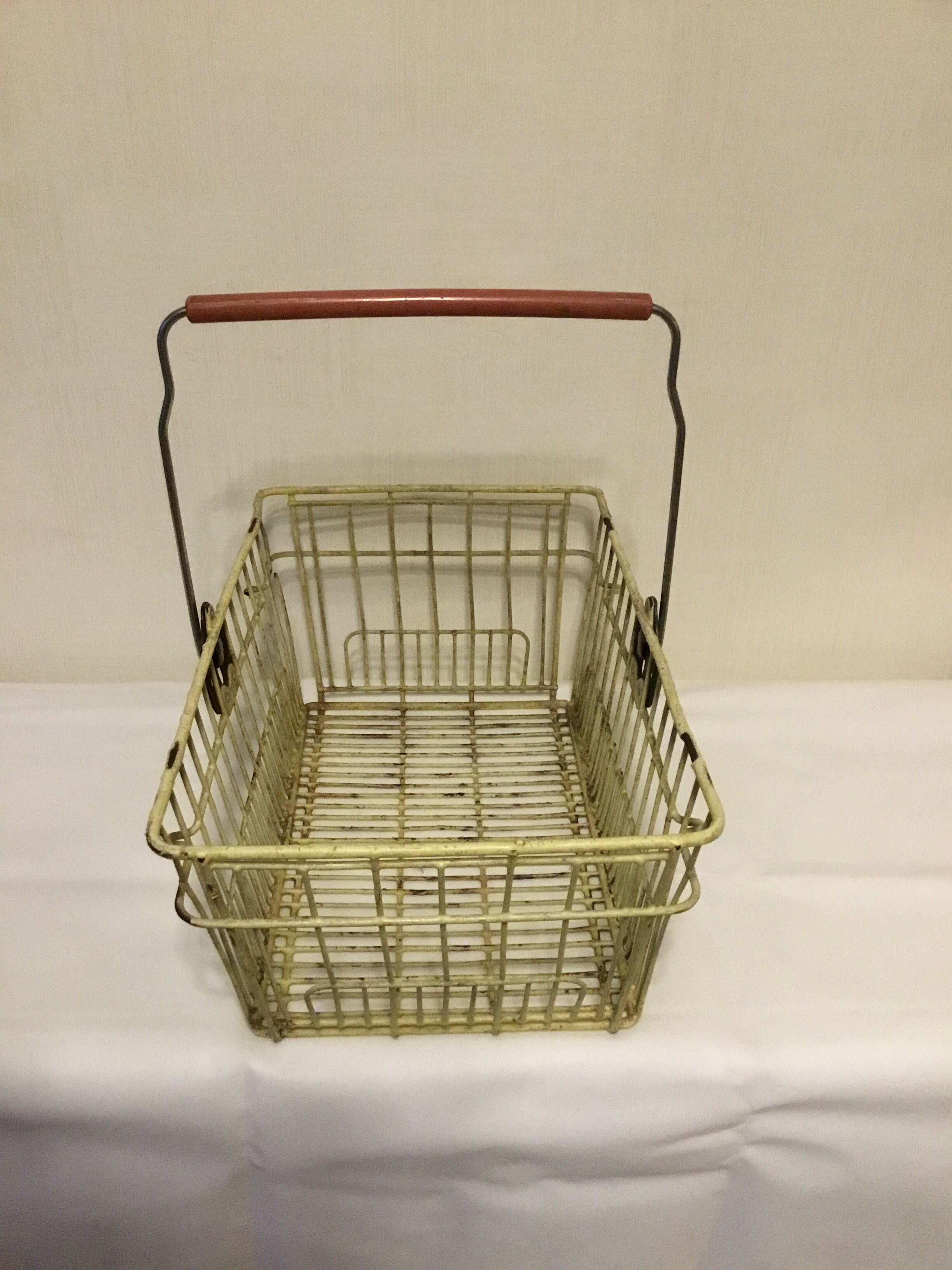 Vintage racing basket