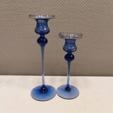 Holmegaard, suite de deux bougeoirs, modèle Cassiopeia en verre bleu saphir.