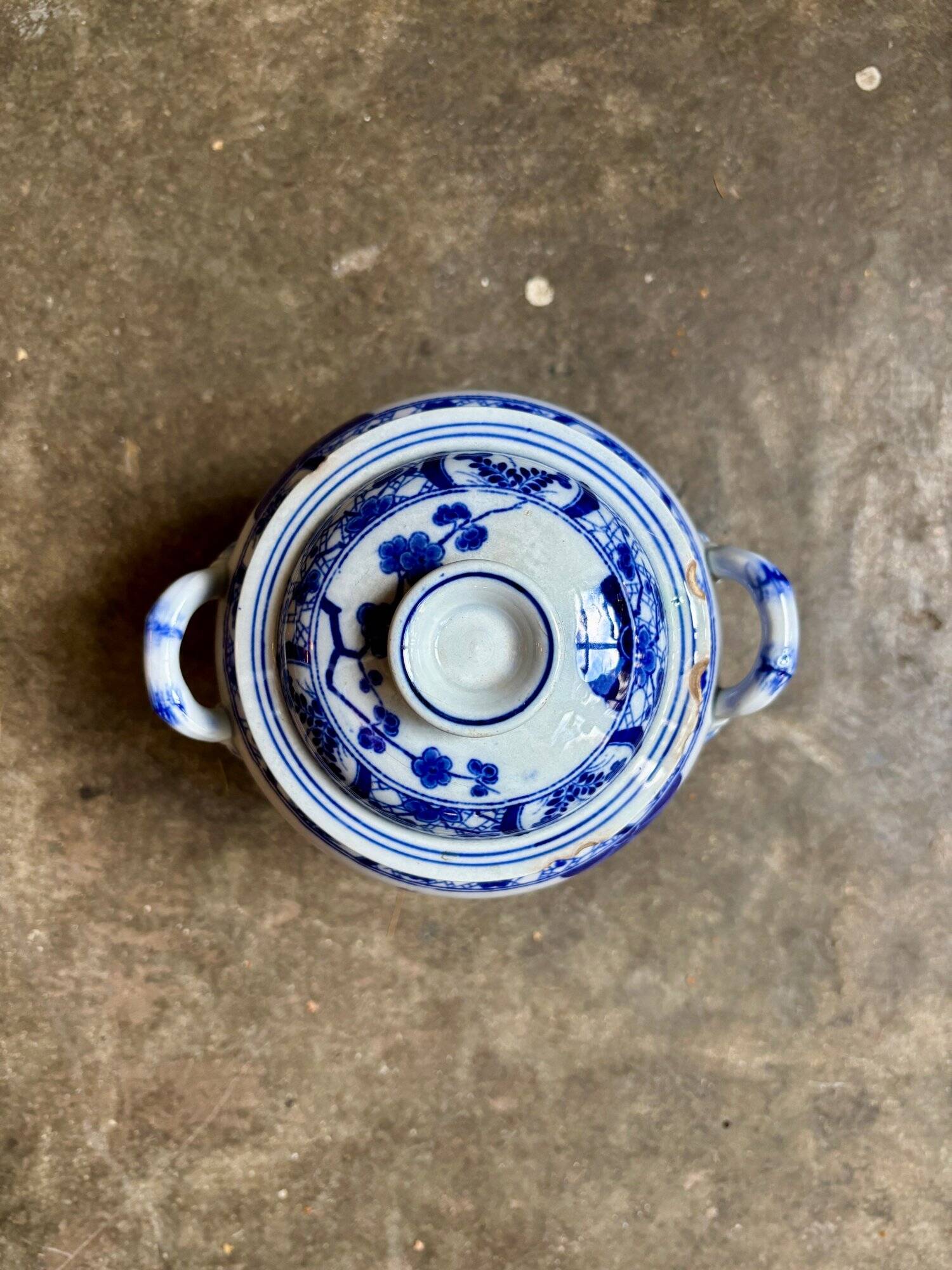 Creil and Montereau sugar pot in blue earthenware, "Japan" service circa 1895
