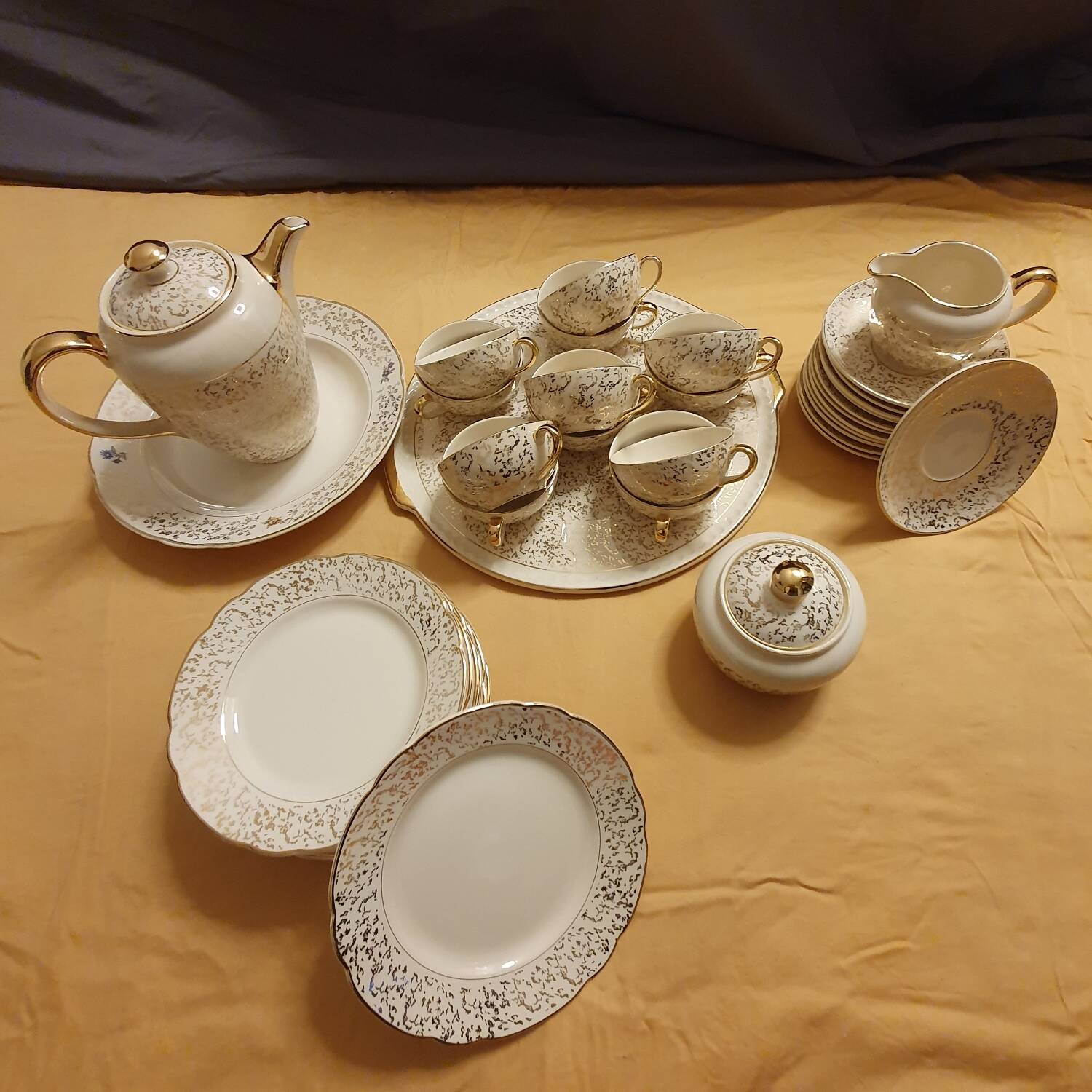 Old Villeroy and Boch gold coffee and dessert service, complete set