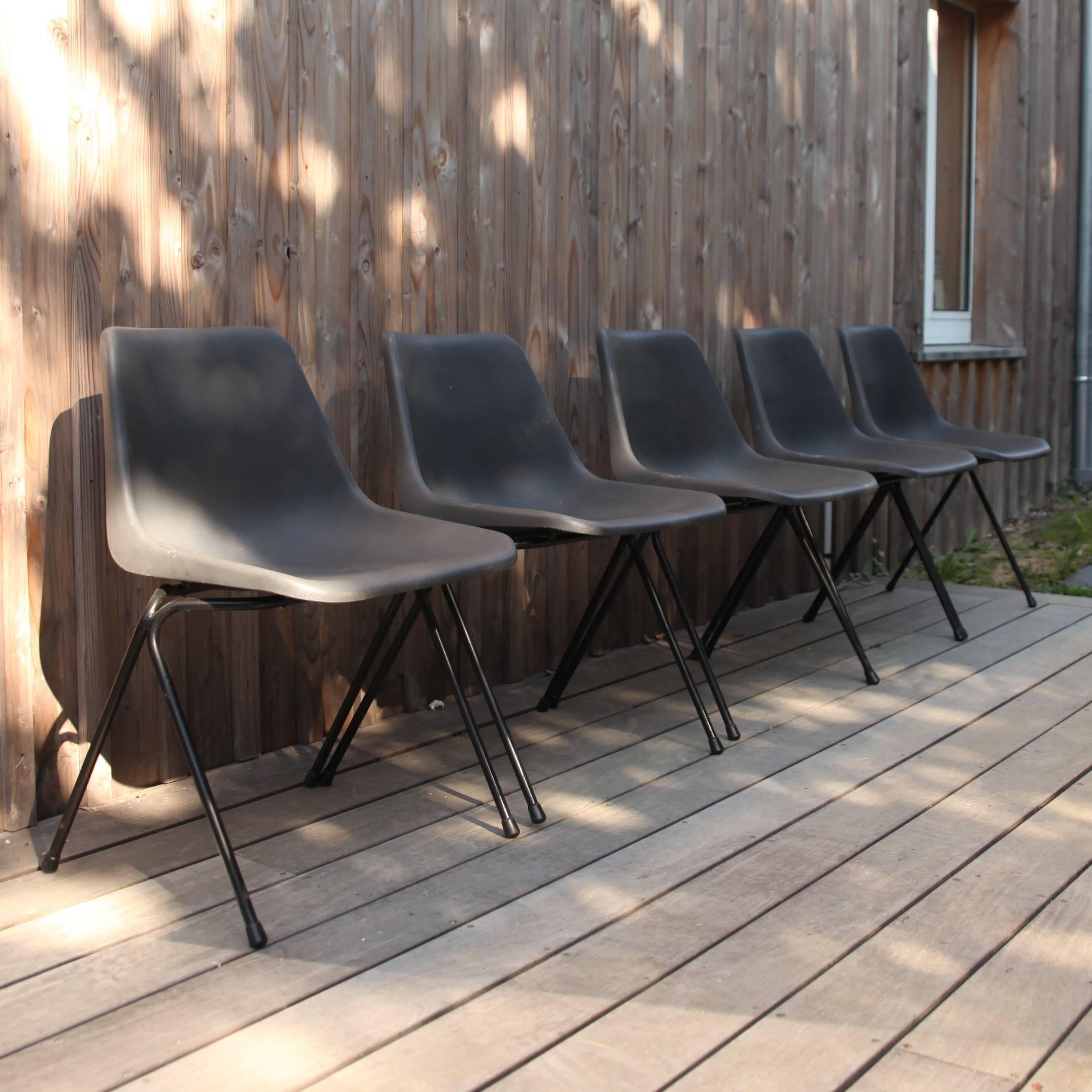 5 grey-blue plastic chairs by Robin Day for Hille