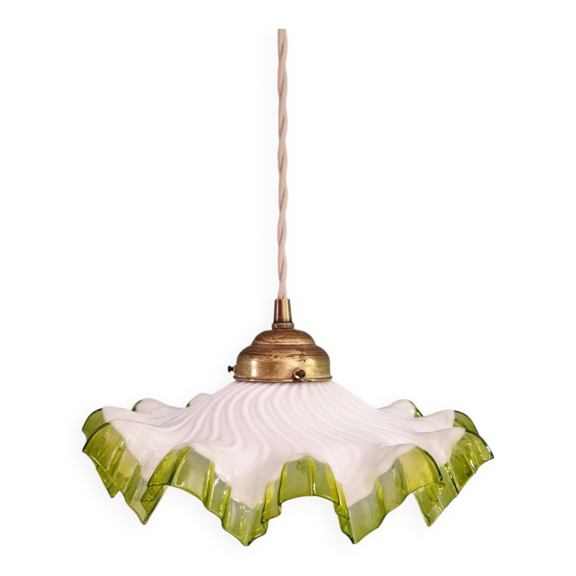 Suspension Art Déco en opaline blanche festonnée, 1920-30 